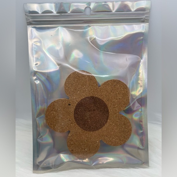 New Daisy Cork Coaster - Picture 4 of 5